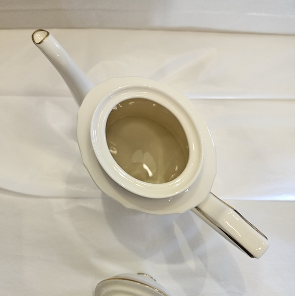 "Imperial Blossom" teapot by Noritake. - Picture 8 of 16